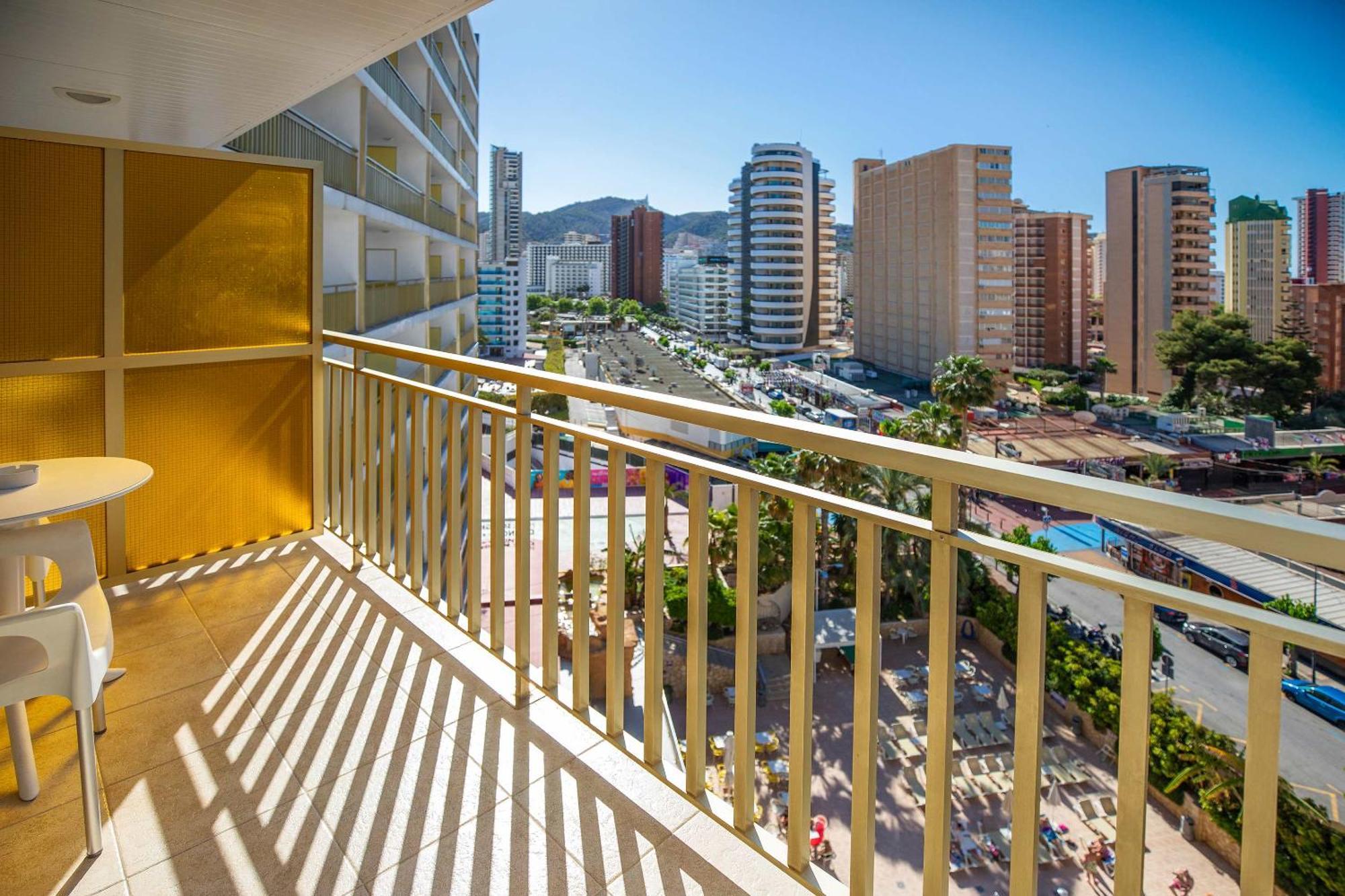 Hotel Servigroup Orange Бенидорм Номер фото